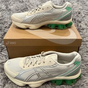 Asics Gel-Kinetic Fluent Smoke Grey Pure Silver. Mens 10.5 or 12